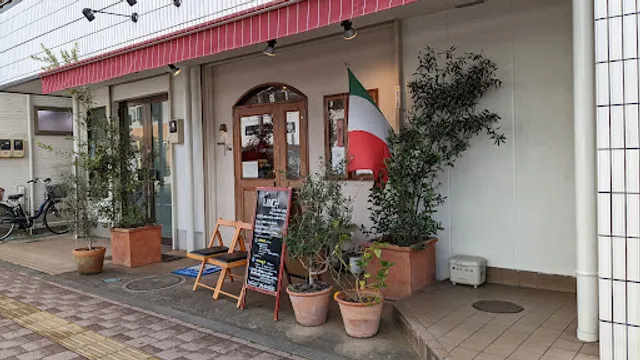 TRATTORIA Più トラットリア ピュー