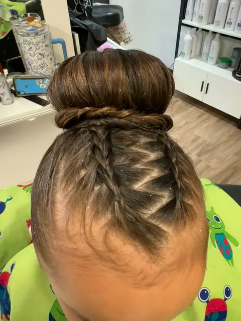 Lux Salon and Boutique