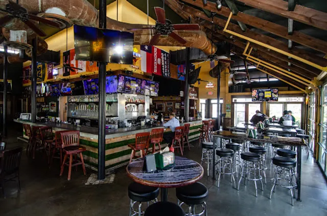 Christians Tailgate Bar & Grill