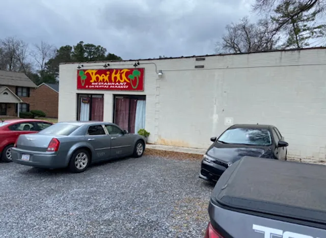 Thai Hut Restaurant & Oriental Market