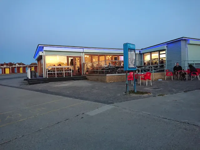 Millies Beach Bar & Restaurant