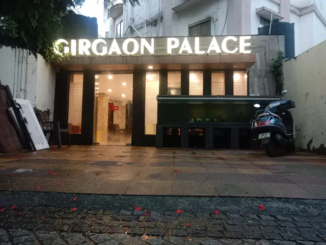 Hotel Girgaon Palace