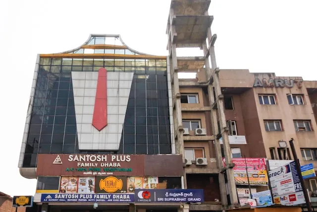 Capital O Sri Suprabhat Grand Near Kachiguda Railway Station