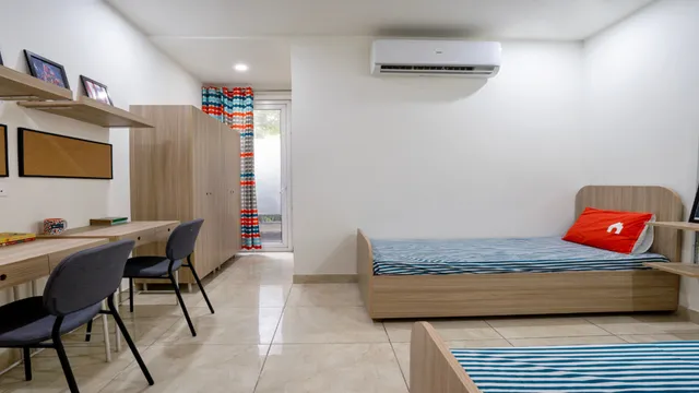 Your space Girls Hostel - Kailash Colony A1, New Delhi