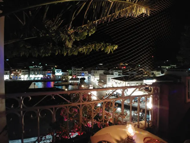 Alexandros Roof Cocktail Bar