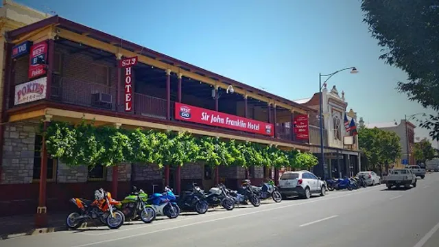 Sir John Franklin Hotel