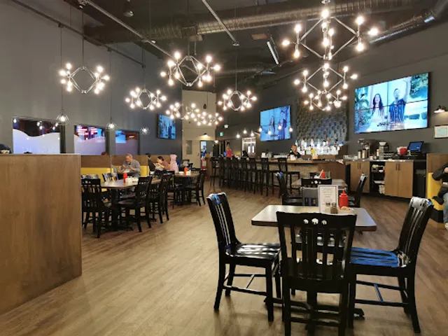 Pine Tree Bar & Grill