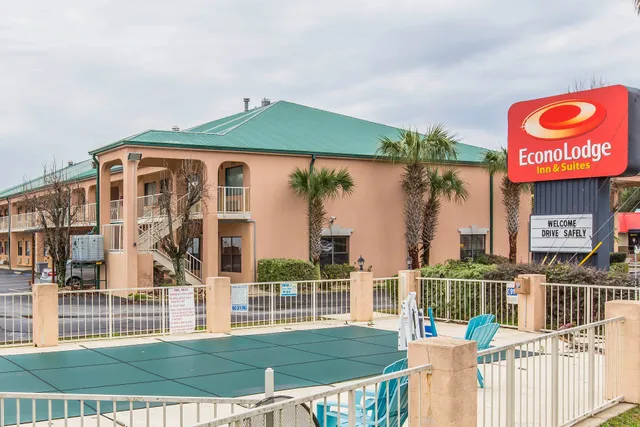 Econo Lodge Inn & Suites Albany North