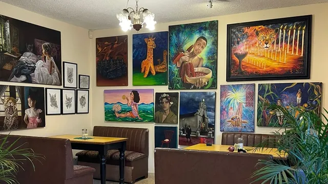La Antigua - Galería de Arte & Café