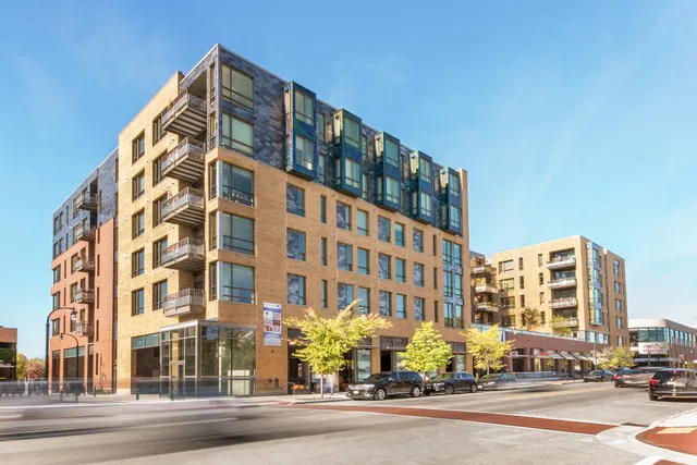 LightHorse 4041 Apartments