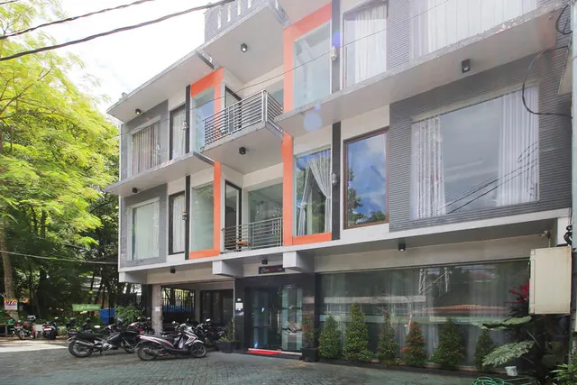 RedDoorz Plus near Universitas Negeri Yogyakarta