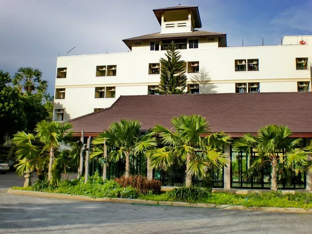 Palm Ville (pass up the mansion).