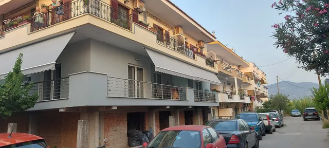 Lena's & Zoe's apartments