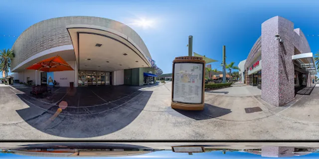 La Central Beer & Wine Garden