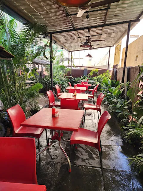 Foodies || North Indian Restaurant || Church Road || MCC A Block || Daavanagere