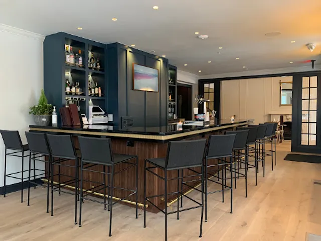 18TWENTY Restaurant & Bar