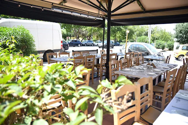 Τρεις κι εξήντα Μικρό