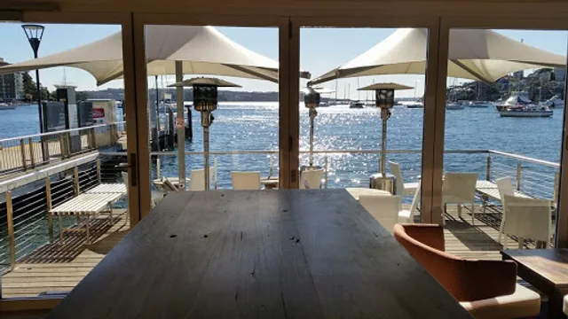 18 Footers Bar, Restaurant & Cafe