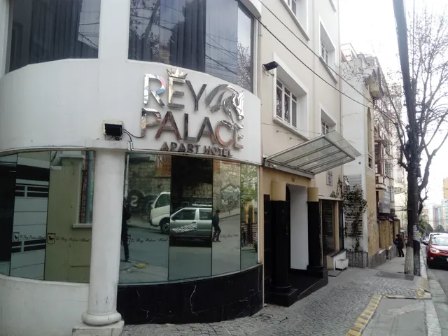 Rey Palace Hotel