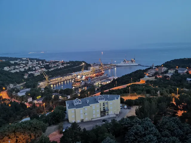 Apartment Skyscraper Maro