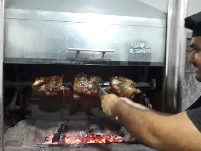 El Galpón - Pollos a la leña carbon y leña