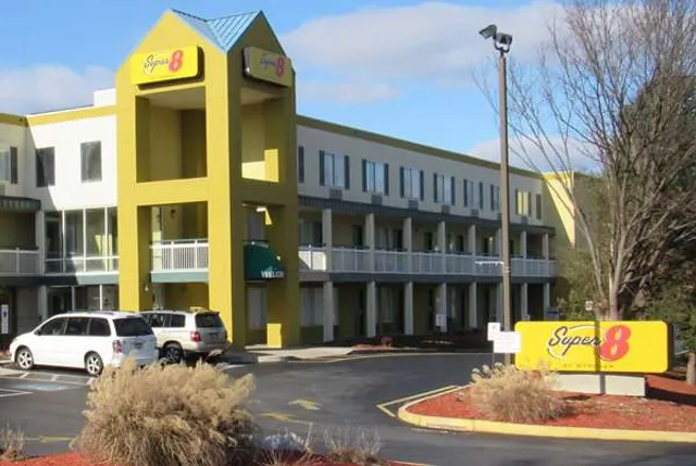 Super 8 by Wyndham New Cumberland