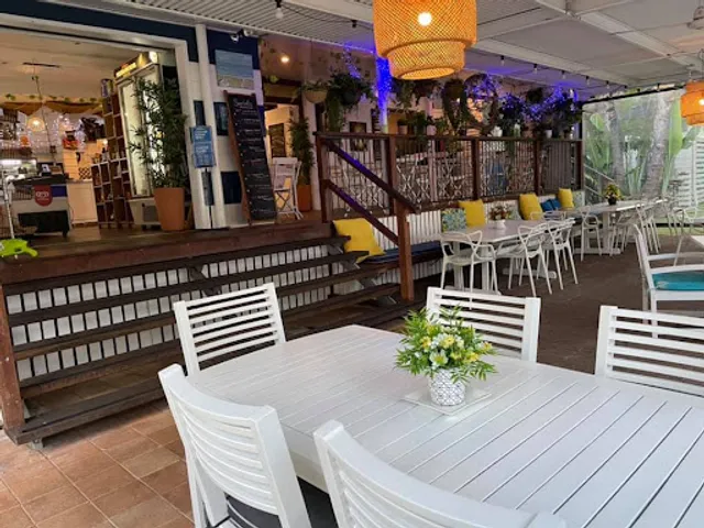 Curlew Cafe, Coochiemudlo