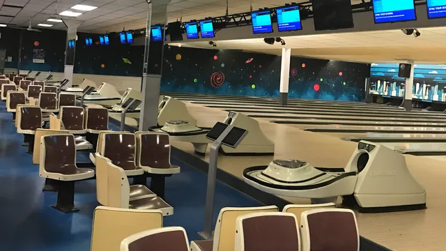 Richmond Hill Pro Bowl (Bowling) Yonge St
