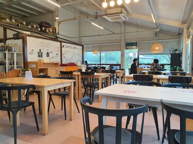 라노비아 자동차카페