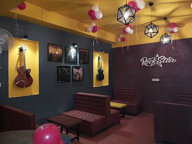 Rockstar Cafe & Lounge