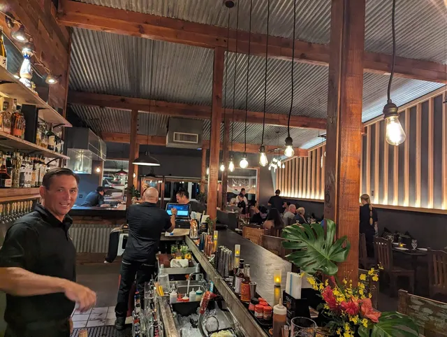 Naisla Kitchen and Cocktails