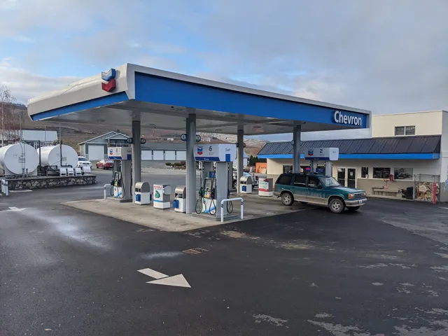 Pat & Mike's Chevron