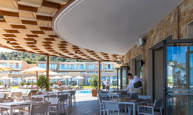 Oasis Pool Restaurant