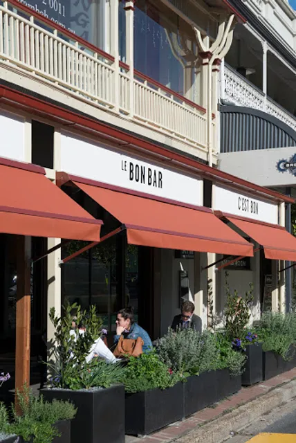 C'est Bon Restaurant & Le Bon Bar
