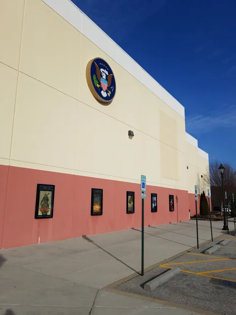 R/C Gateway Theater 8