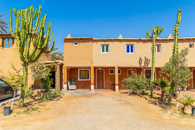 Auberge Ain Nakhla accueillir des véhicules amenages