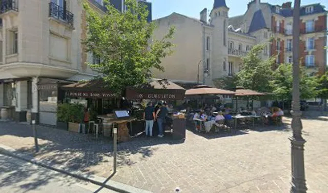 1 Pl. Martyrs de la Résistance