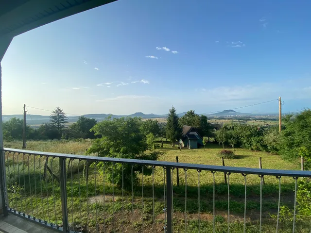 Merengő pihenőház