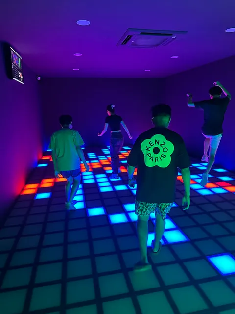 Griddy Grid - Floor Is Lava @Bugis