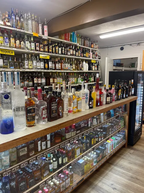 Gourdneck Lake Market