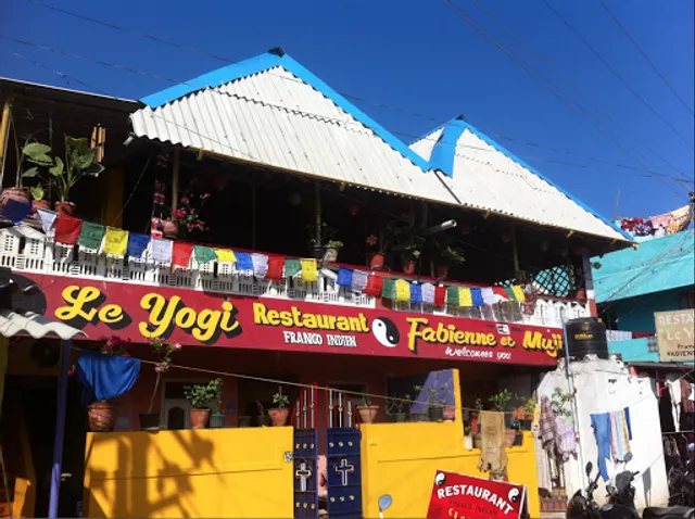 Le Yogi Restaurant. OPEN !