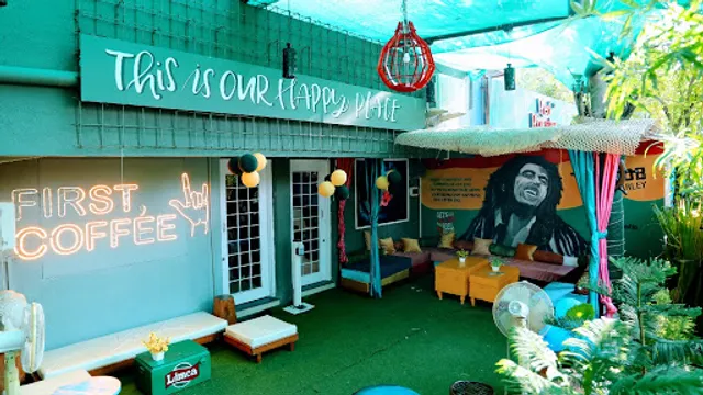 THE DUGOUT CAFE_HOUSE_EDITION