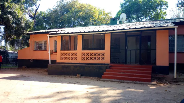 Nyembe Kaoma Backpackers & Tours