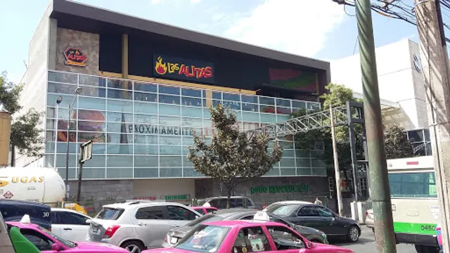 Las Alitas Patio Revolución
