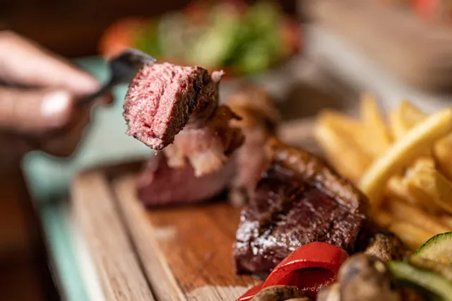 Tres Cuartos Carnicería y Parrilla de Barrio Plaza Zéntrika