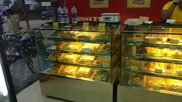 Paris Bakery, Jharapada