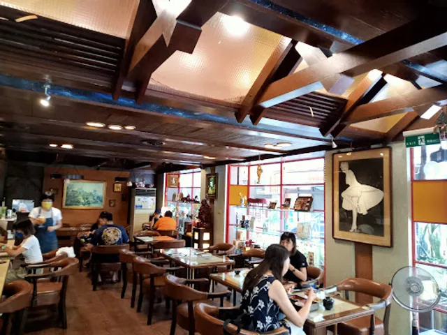 華泰咖啡餐廳-知名在地老店、必吃簡餐 甜點美食、咖啡會議場地租借(近鳳凰酒店)
