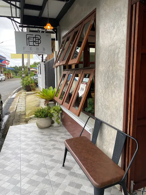 Febb Coffee x Croissant