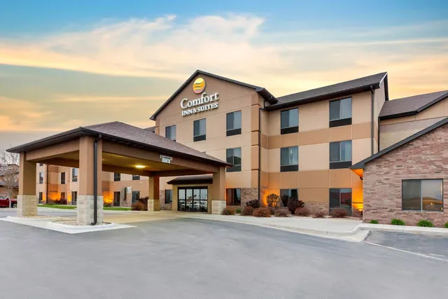 Comfort Inn & Suites Mitchell I-90