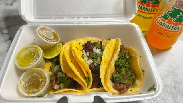 Taqueria Los Chilangos 1